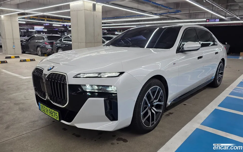 BMW 7 Series 740i xDrive M 2024 — фото 1, купить с доставкой в Москву