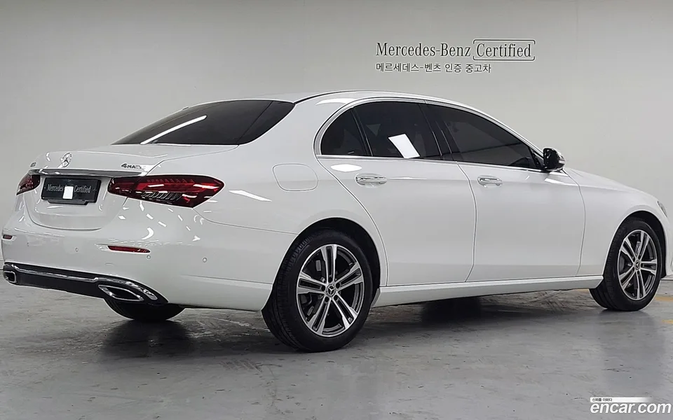 Mercedes-Benz E-Class E350 4MATIC 2022 — миниатюра 2