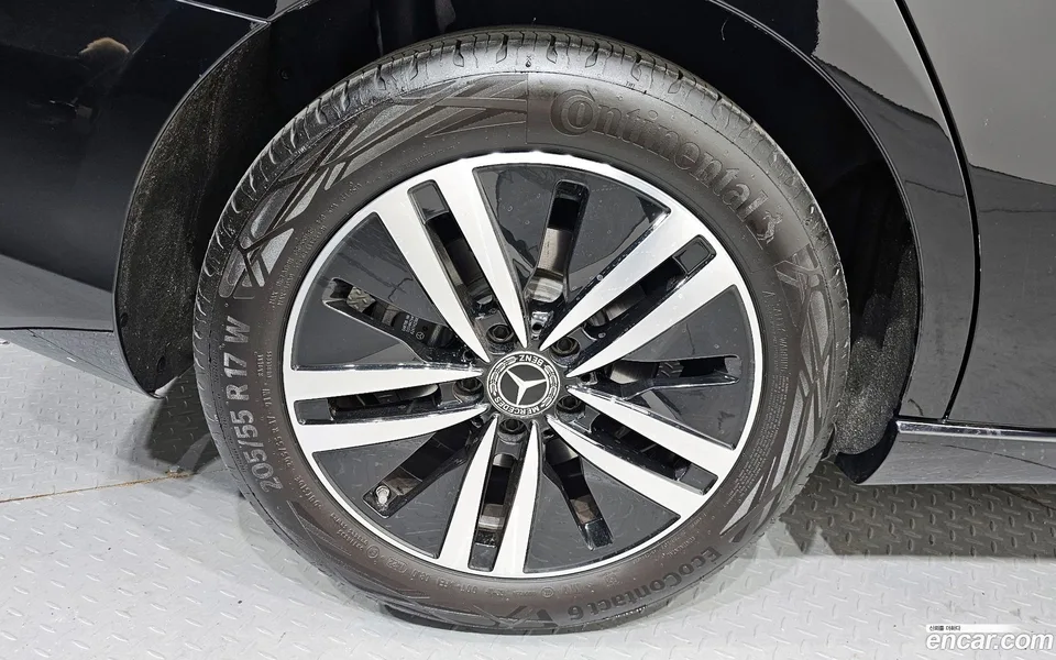 Mercedes-Benz A-Class A220 2022 — миниатюра 5