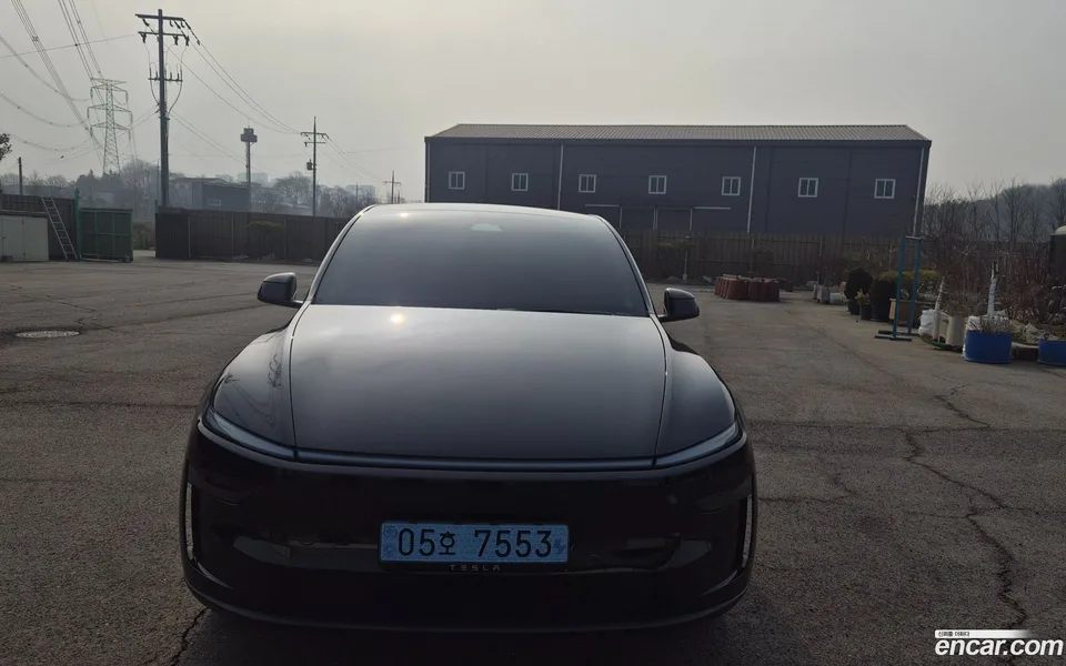 Tesla Model Y RWD 2026 — миниатюра 3