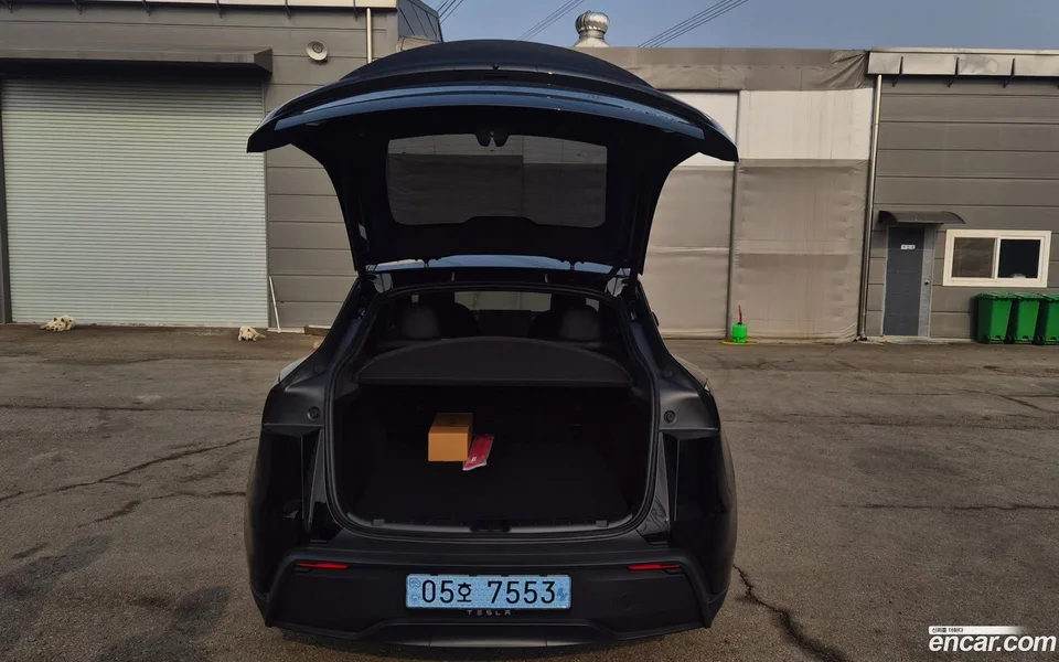 Tesla Model Y RWD 2026 — миниатюра 4