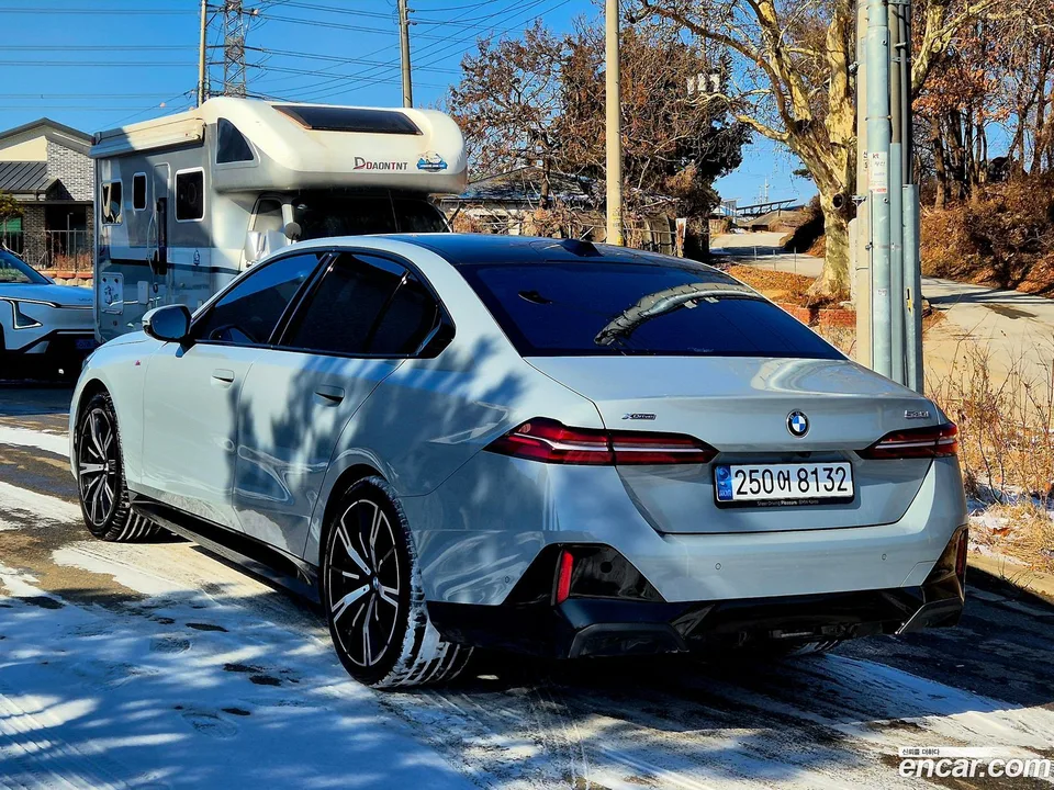 BMW 5 Series 530i xDrive M 2024 — миниатюра 2