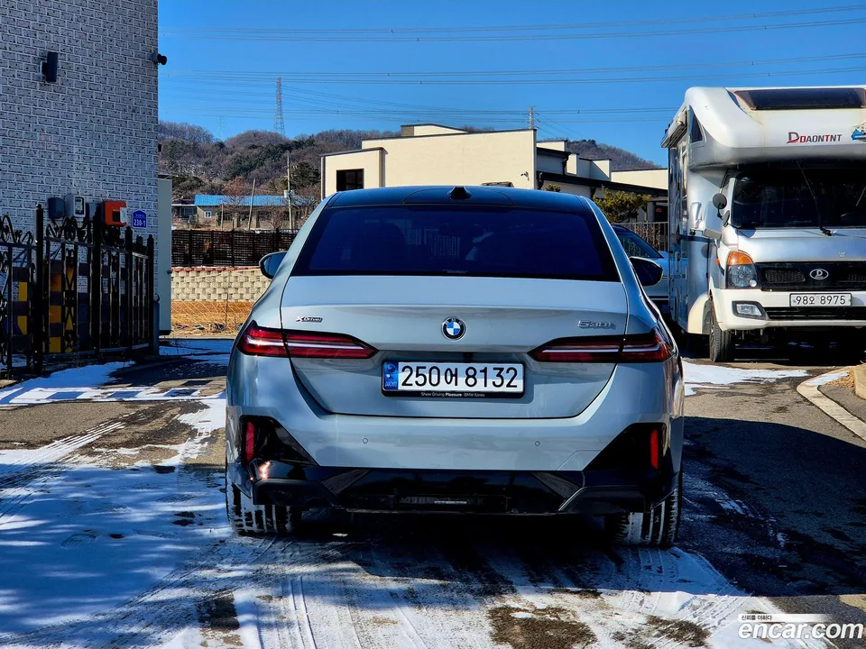 BMW 5 Series 530i xDrive M 2024 — миниатюра 4
