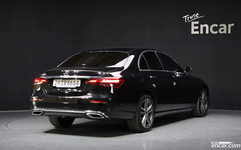 Mercedes-Benz E-Class E250 2023 — миниатюра 2