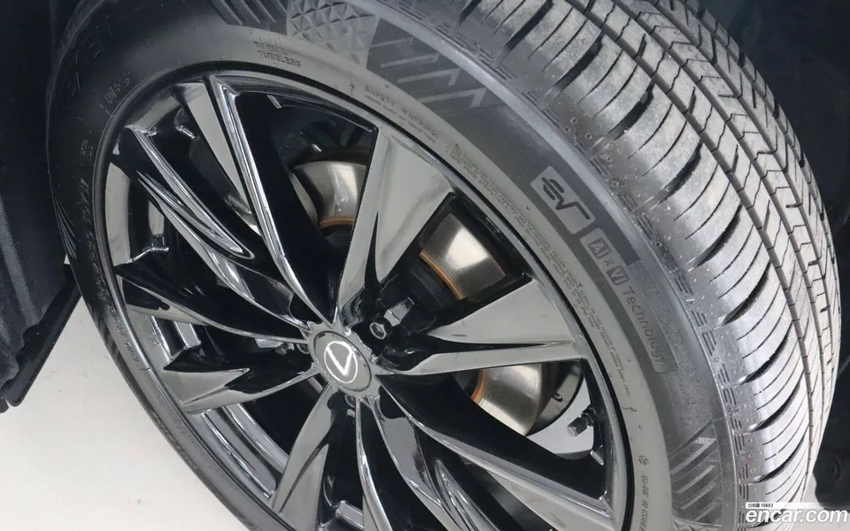 Lexus NX 450h+ F-Sport 2025 — миниатюра 5