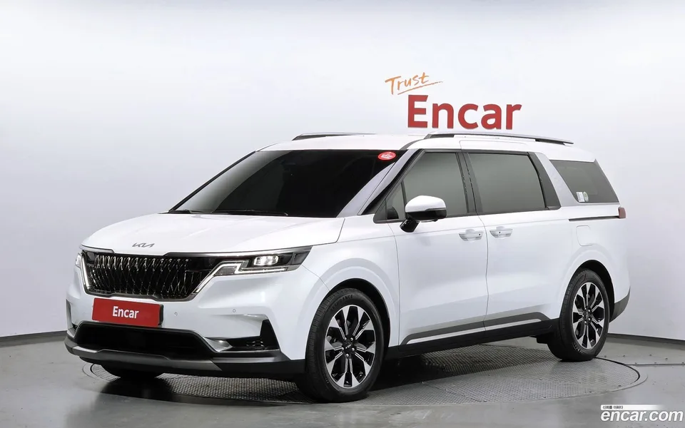 Kia Carnival 7 2022 — фото 1, купить с доставкой в Москву