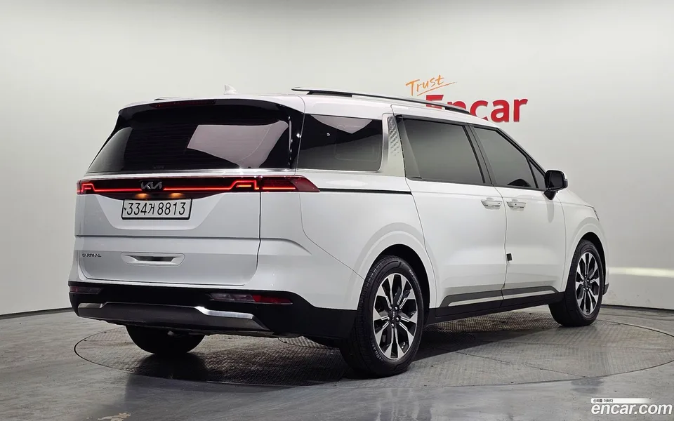 Kia Carnival 7 2023 — миниатюра 2