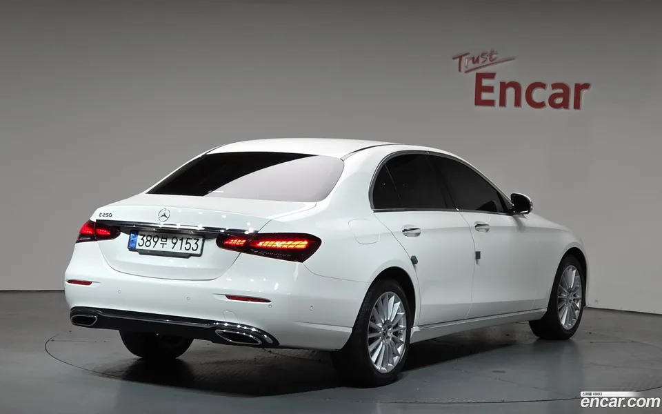 Mercedes-Benz E-Class E250 2022 — миниатюра 2