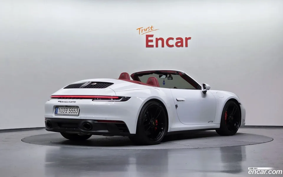 Porsche 911 (992) 4 GTS 2023 — миниатюра 2