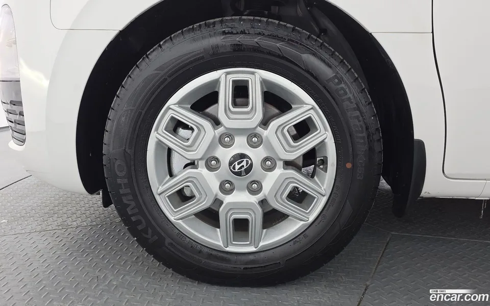 Hyundai Staria L3.5 3 2025 — миниатюра 5