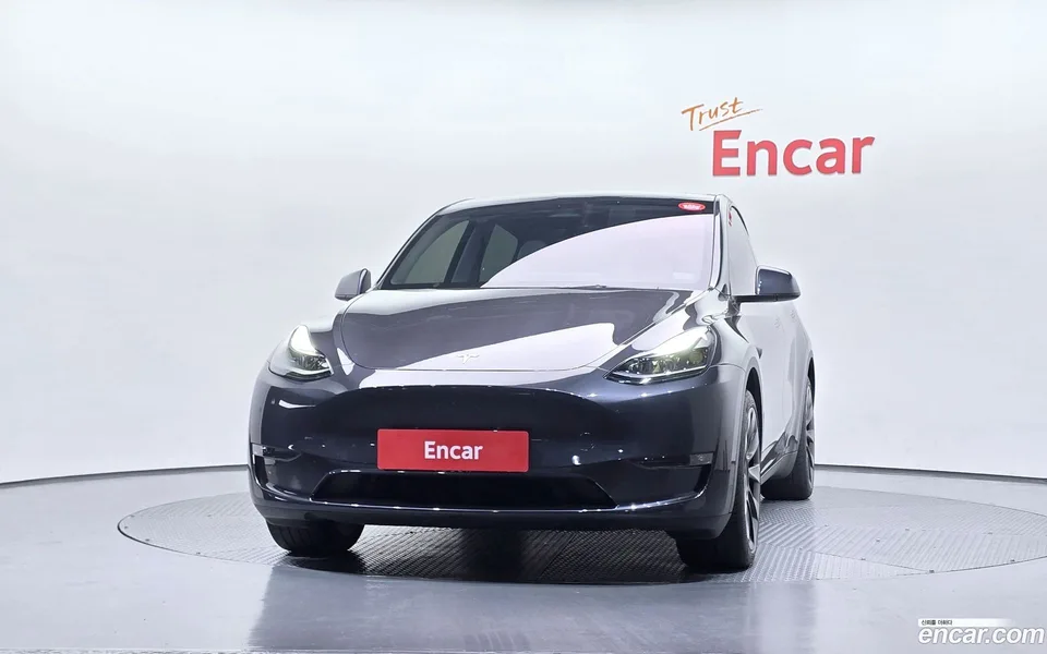 Tesla Model Y AWD 2024 — миниатюра 3