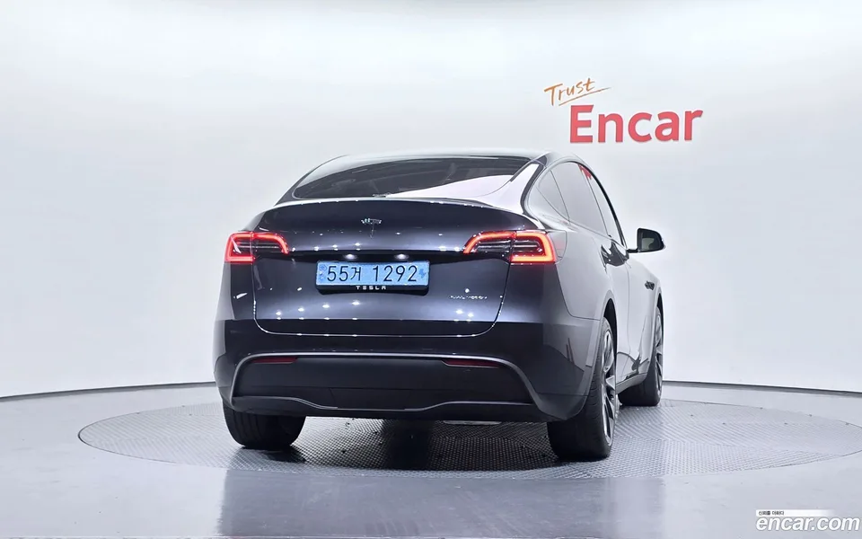 Tesla Model Y AWD 2024 — миниатюра 4