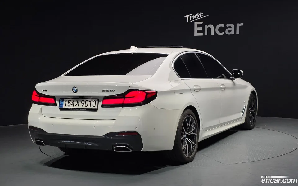 BMW 5 Series 530i xDrive M 2022 — миниатюра 2