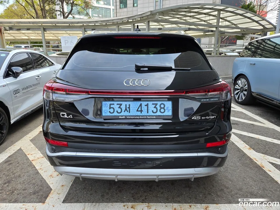Audi Q4 e-tron 45 2025 — миниатюра 2