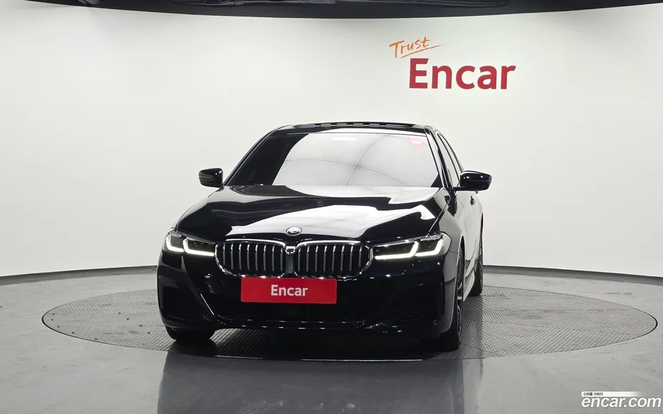 BMW 5 Series 520i M 2022 — миниатюра 2