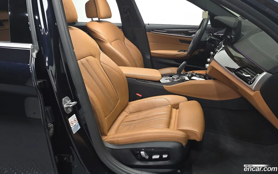 BMW 5 Series 520i M 2022 — миниатюра 5