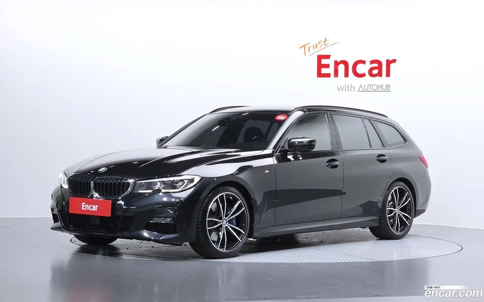 BMW 3 Series 320i M 2022 — фото 1, купить с доставкой в Москву