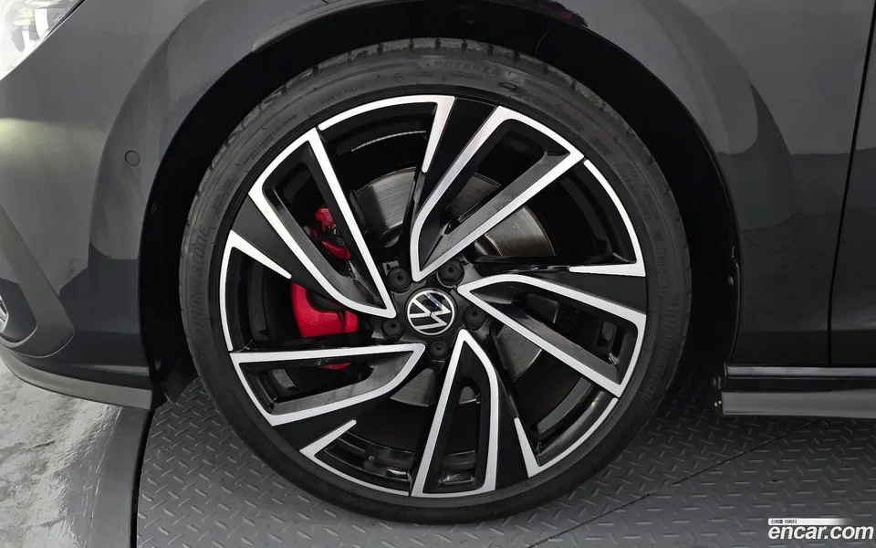 Volkswagen Golf 2.0 GTI 2023 — миниатюра 5