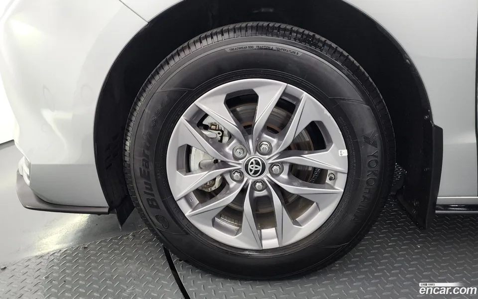 Toyota Sienna 2.5 AWD 2022 — миниатюра 5
