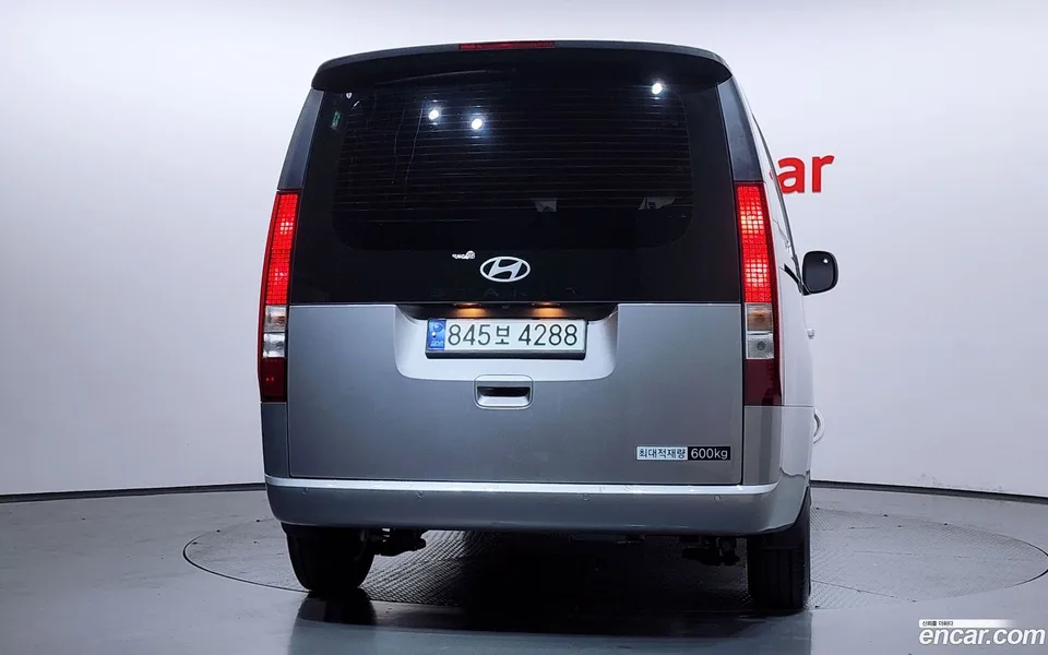 Hyundai Staria 5 2024 — миниатюра 4