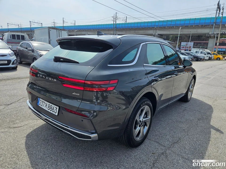 Genesis GV70 2.5T AWD 2024 — миниатюра 2
