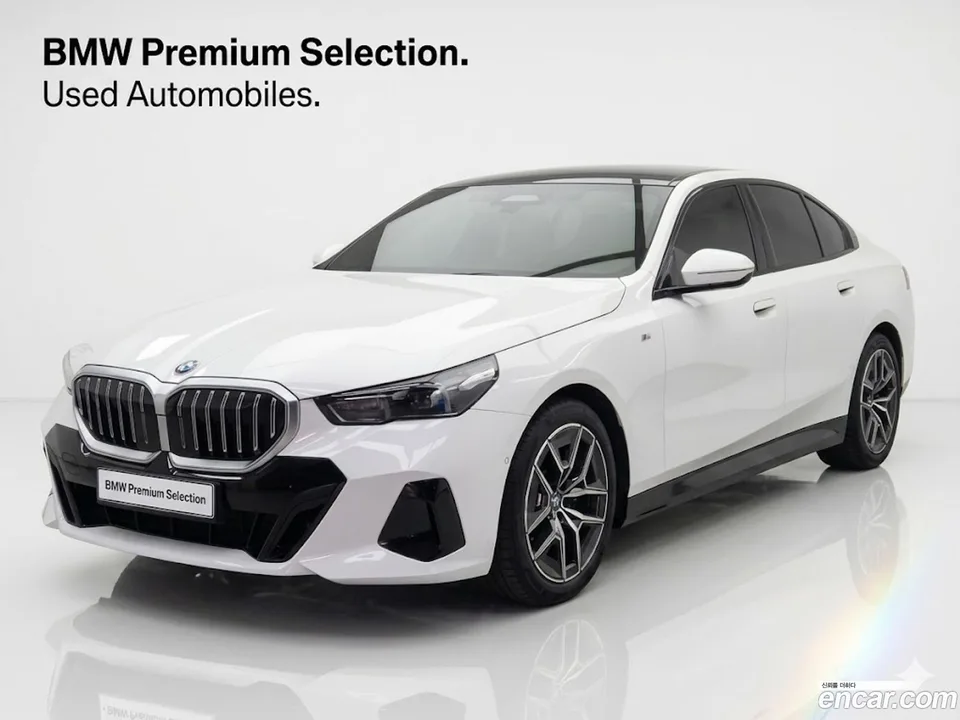 BMW 5 Series 520i M 2024 — фото 1, купить с доставкой в Москву