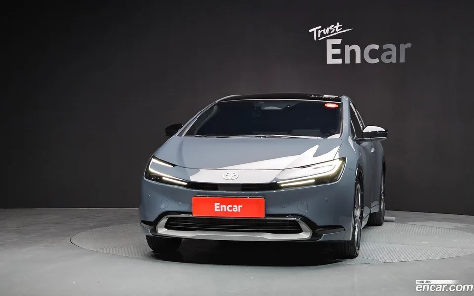 Toyota Prius 2.0 XLE 2025 — миниатюра 3