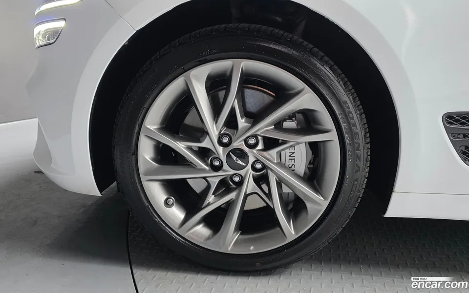 Genesis G70 2.5T 2WD 2025 — миниатюра 5