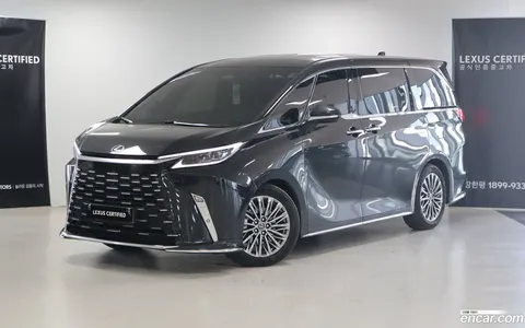 Lexus LM 2025 купить в Москве