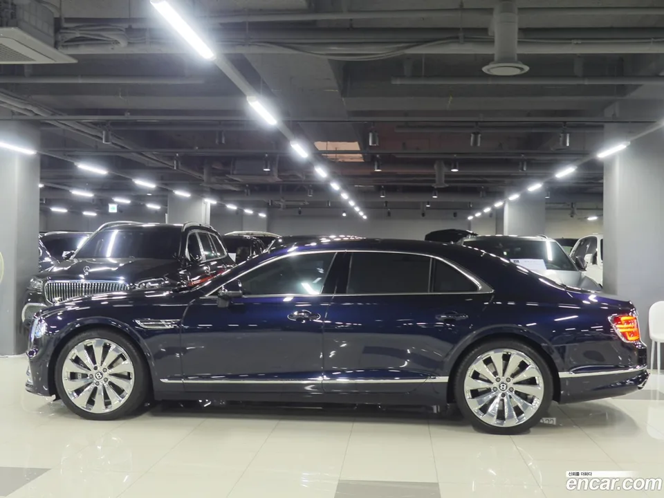 Bentley Flying Spur 4.0 2022 — миниатюра 2