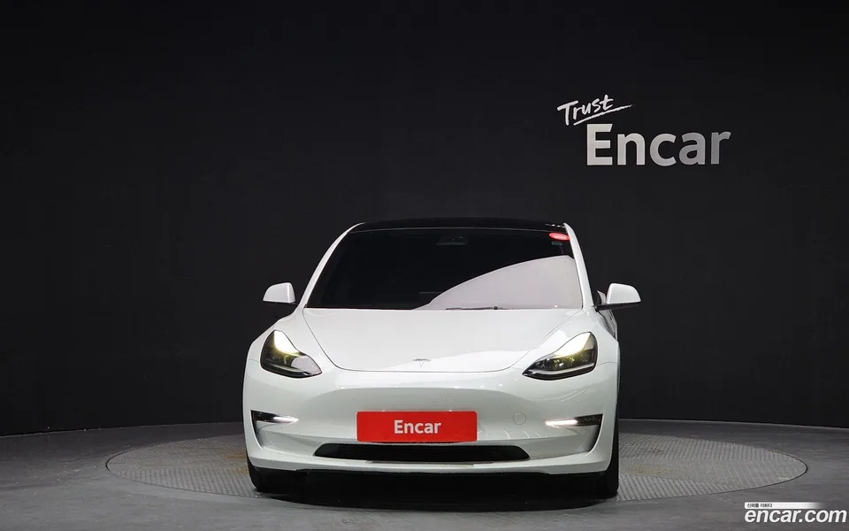 Tesla Model 3 AWD 2022 — миниатюра 3