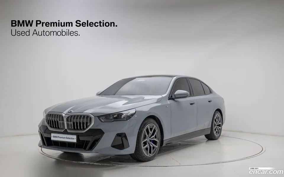 BMW 5 Series 520i M 2024 — фото 1, купить с доставкой в Москву