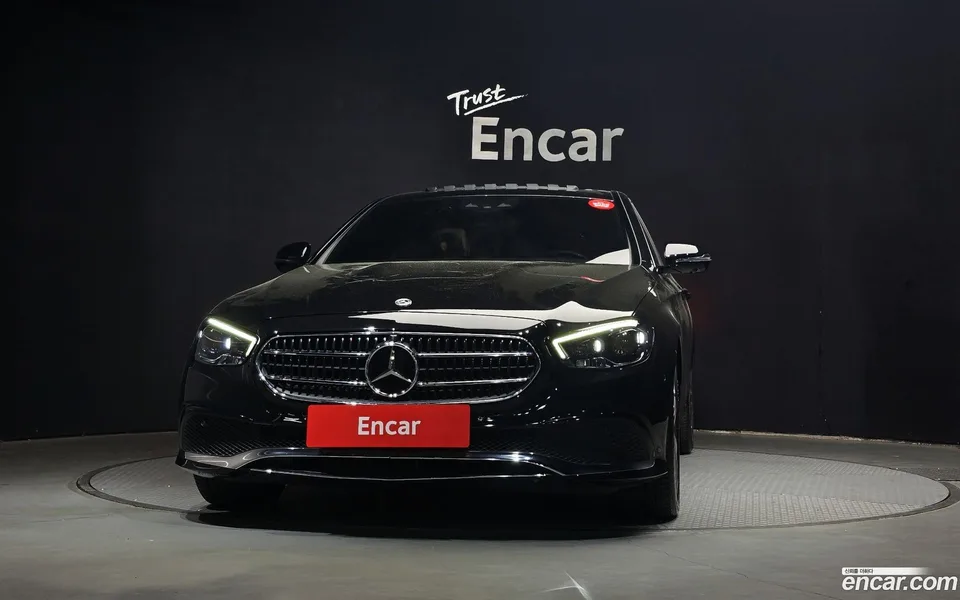 Mercedes-Benz E-Class E350 4MATIC 2022 — миниатюра 3
