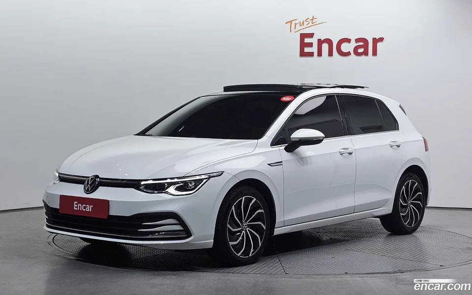 Volkswagen Golf 2.0 TDI 2023 — фото 1, купить с доставкой в Москву