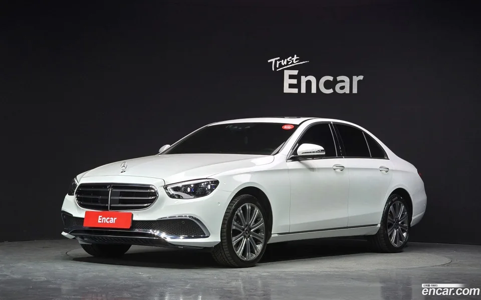 Mercedes-Benz E-Class E350 4MATIC 2023 — фото 1, купить с доставкой в Москву