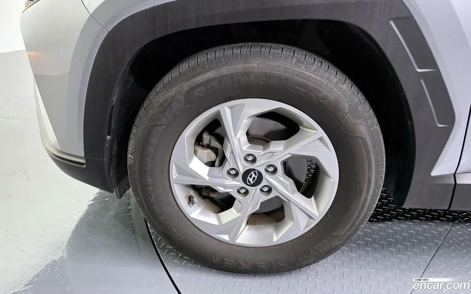 Hyundai Tucson 2.0 2WD 2023 — миниатюра 5