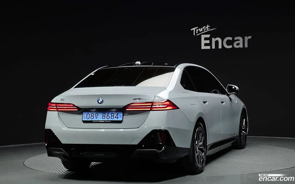 BMW i5 eDrive 40 M 2024 — миниатюра 2