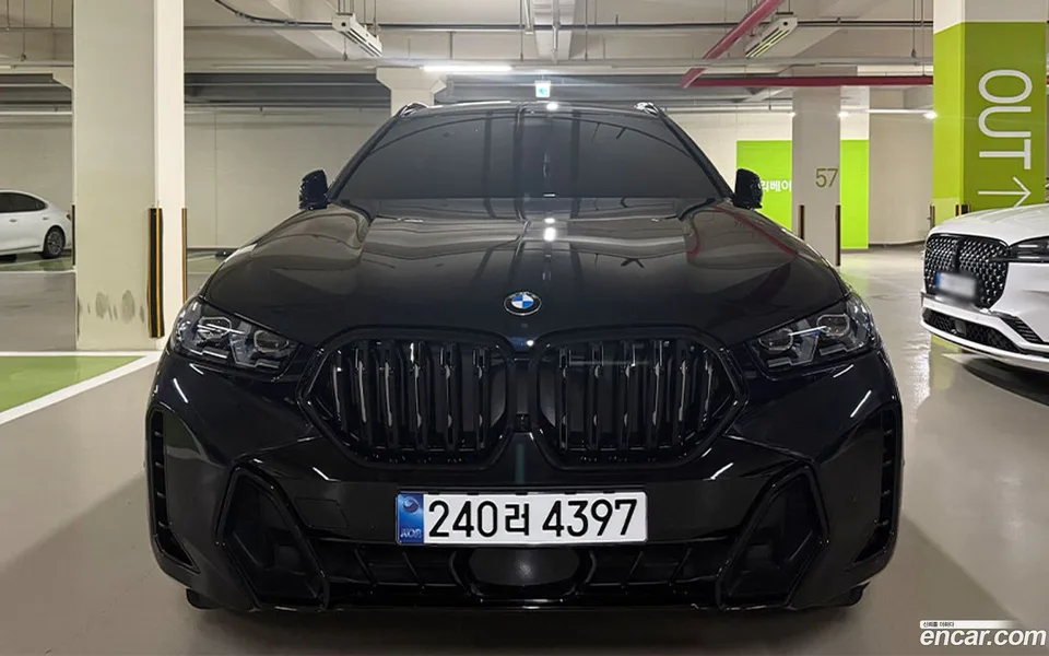BMW X6 xDrive40i M 2024 — фото 1, купить с доставкой в Москву