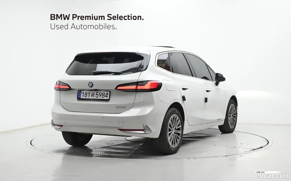 BMW 2 Series Active Tourer 220i 2024 — миниатюра 2