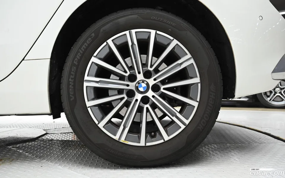 BMW 2 Series Active Tourer 220i 2024 — миниатюра 5