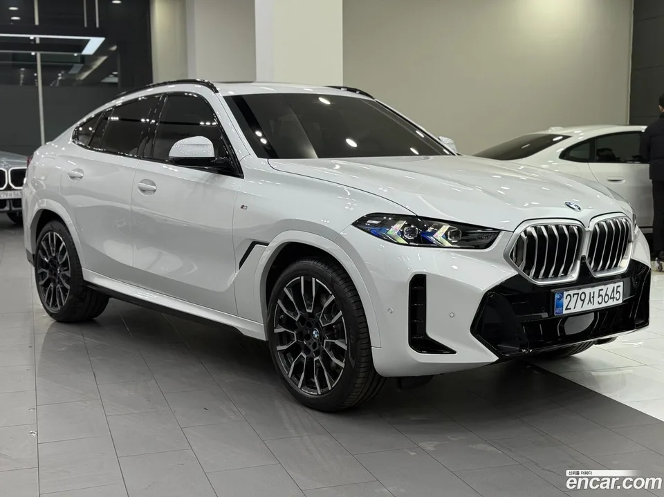 BMW X6 xDrive40i M 2026 — миниатюра 2