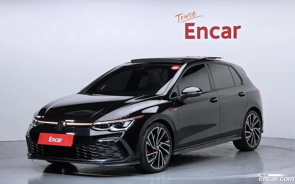 Volkswagen Golf 2.0 GTI 2023 — фото 1, купить с доставкой в Москву