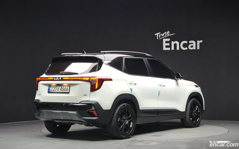 Kia Seltos 1.6 4WD 2024 — миниатюра 2