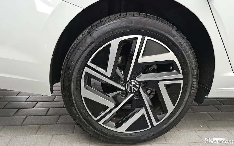 Volkswagen Jetta 1.5 TSI 2023 — миниатюра 5