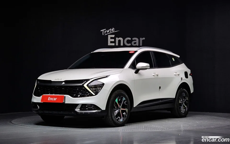 Kia Sportage Hybrid 2WD 2023 — фото 1, купить с доставкой в Москву