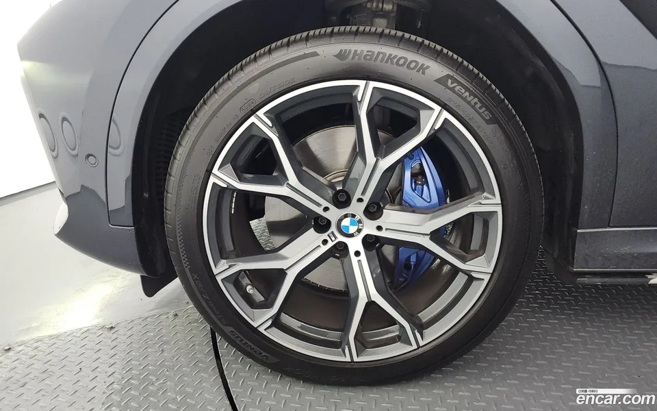BMW X6 xDrive40i M 2022 — миниатюра 5