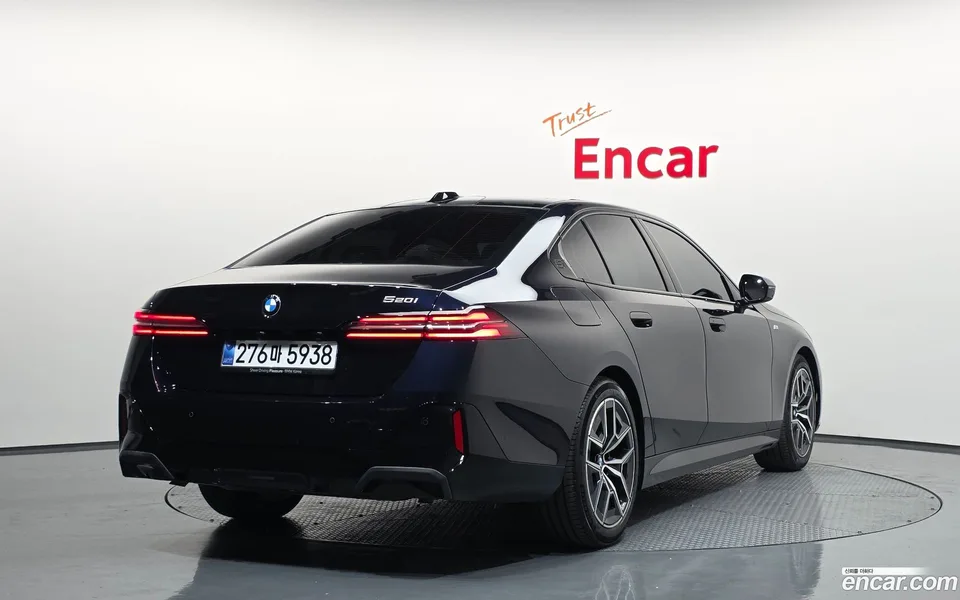 BMW 5 Series 520i M 2025 — миниатюра 2