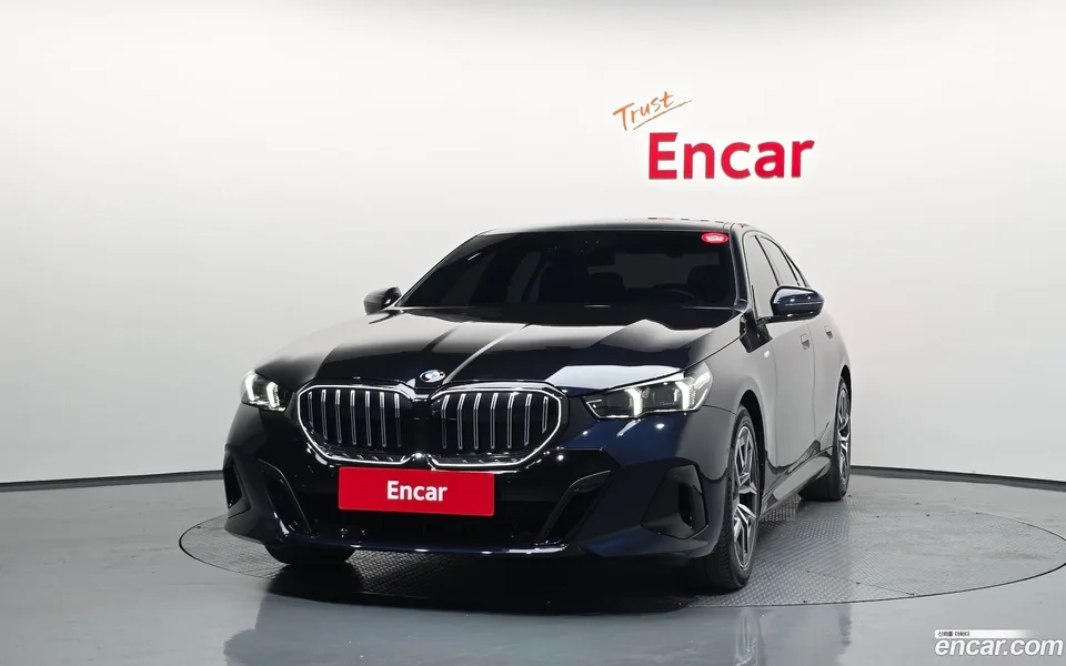 BMW 5 Series 520i M 2025 — миниатюра 3