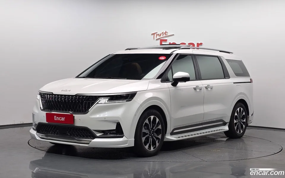 Kia Carnival 7 2023 — фото 1, купить с доставкой в Москву