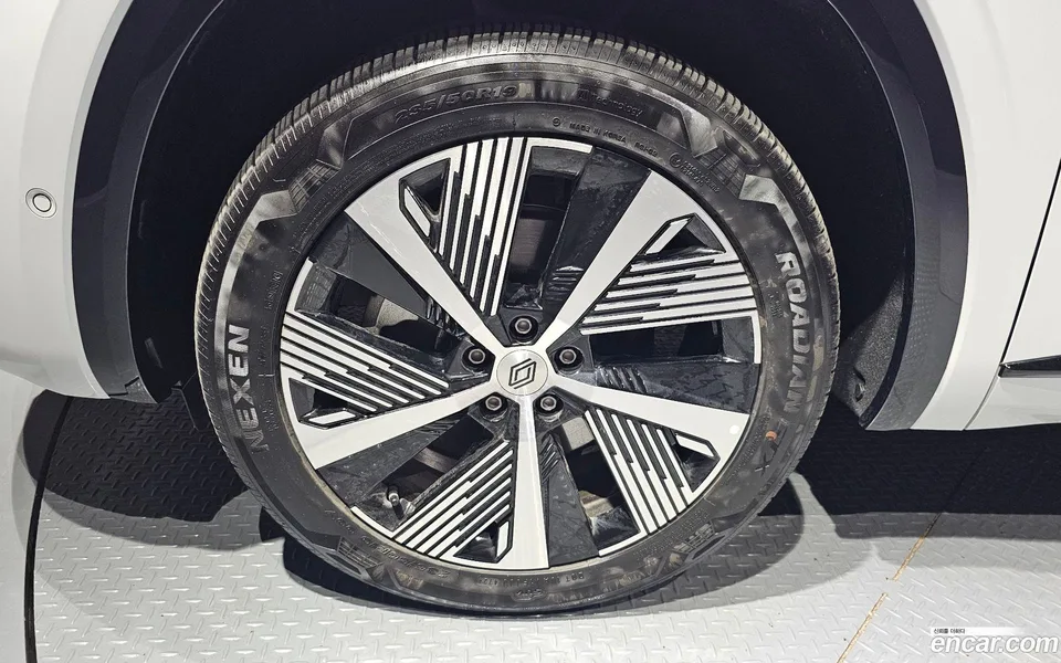 Renault Samsung Grand Koleos 1.5 E-TECH 2WD 2025 — миниатюра 5